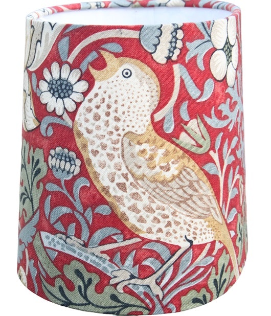 Lampskärm med William Morris tyg i rött som passar till Munka Tenn lampor