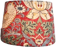 Lampskärm med William Morris tyg i rött som passar till Munka Tenn lampor