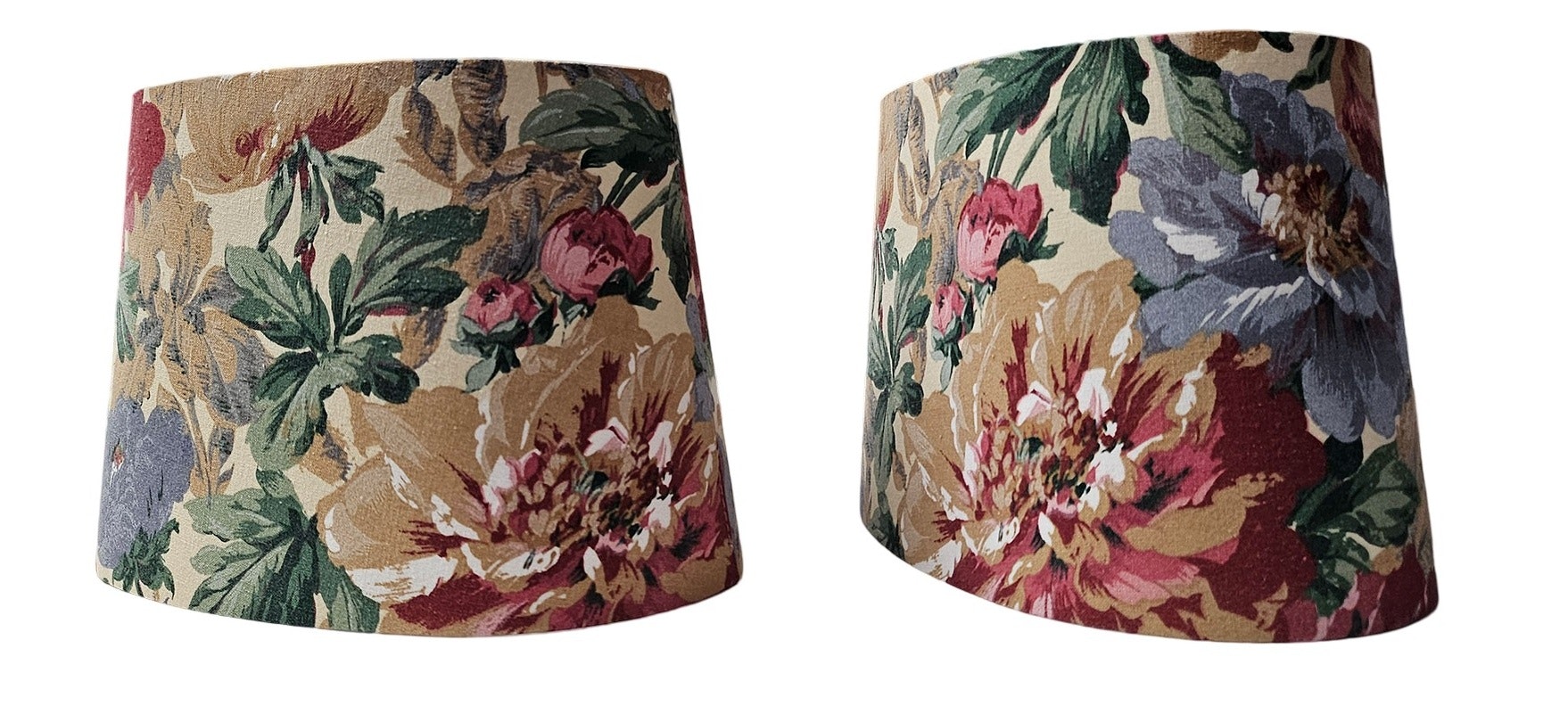 Lampskärm, oval med motiv av blommor och blad, som passar till Munka Tenns lampor