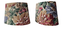 Lampskärm, oval med motiv av blommor och blad, som passar till Munka Tenns lampor
