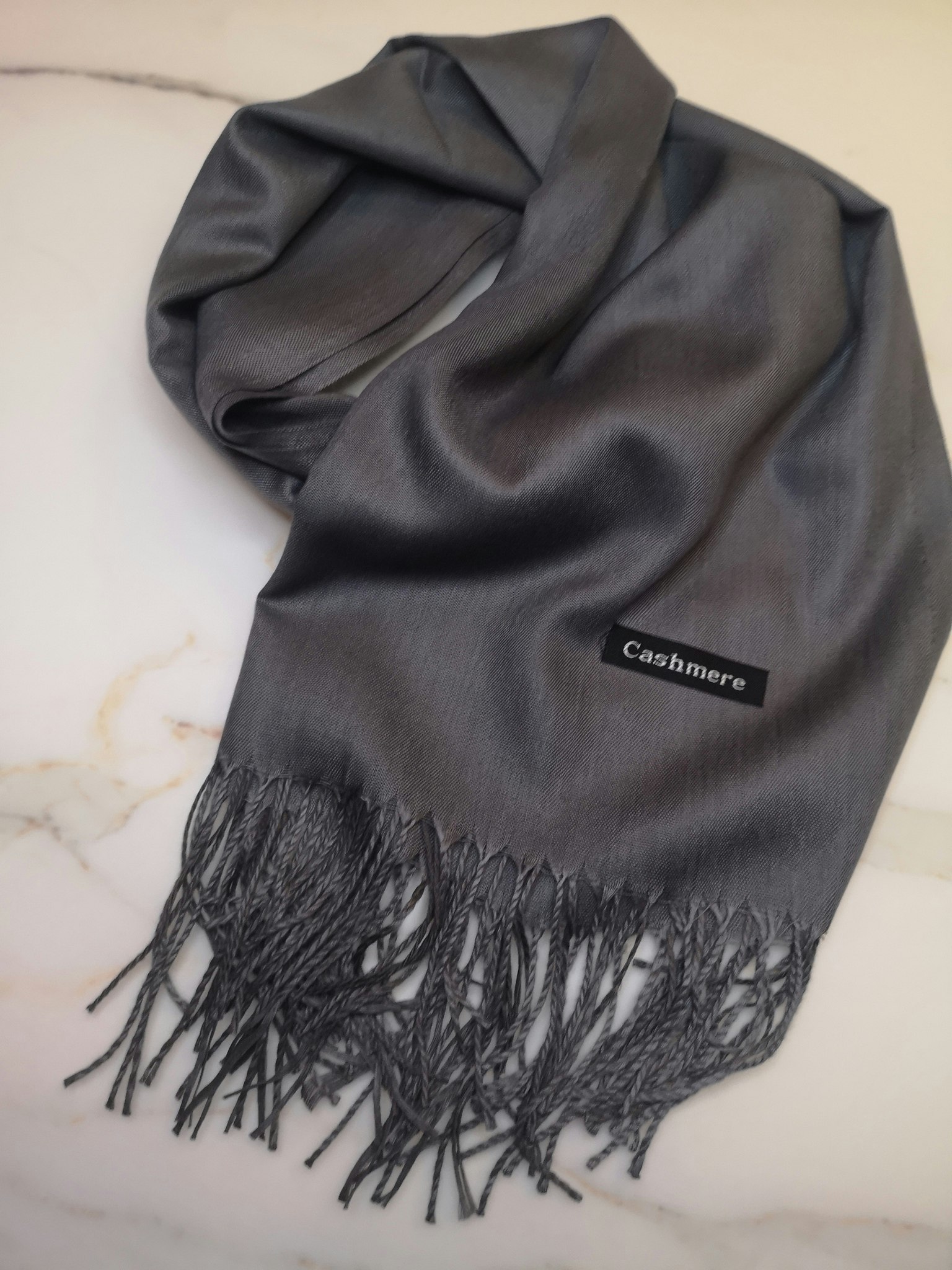 NYHET Pashmina med fransar! Mjuk,skimrande & tjock hijab.