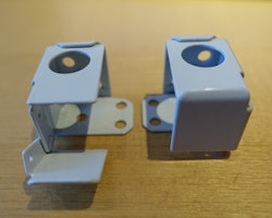1 Par Sidobeslag BOX VIT 25 mm (GL04)