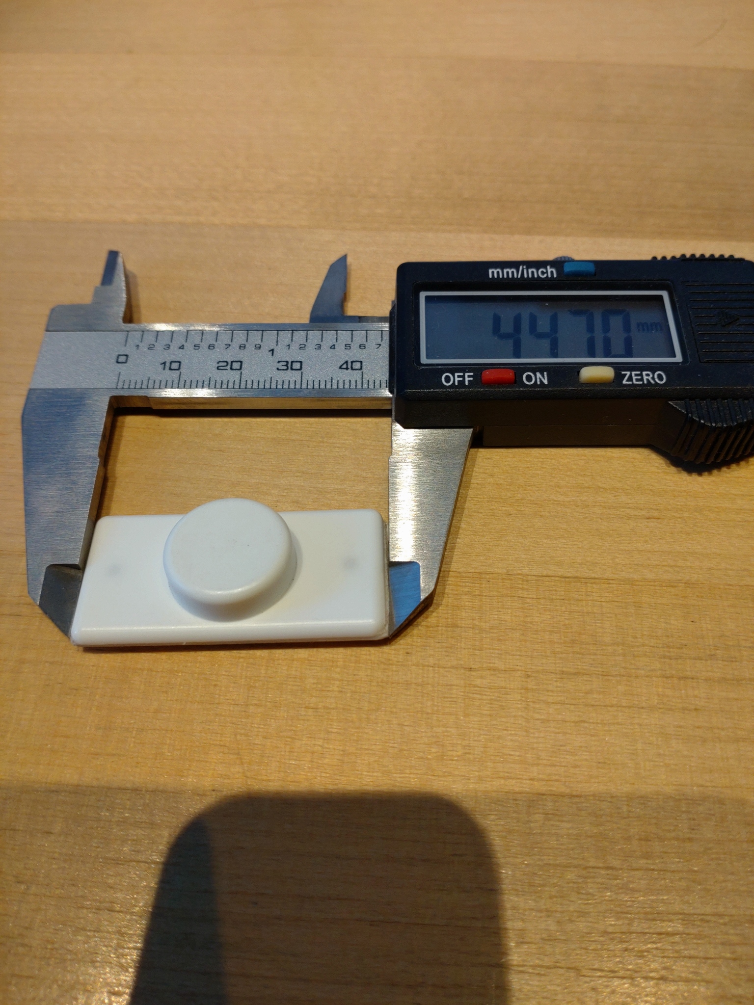 1 st Magnet ZDD platt VIT för tejpomontering (A29G)-UTGÅTT