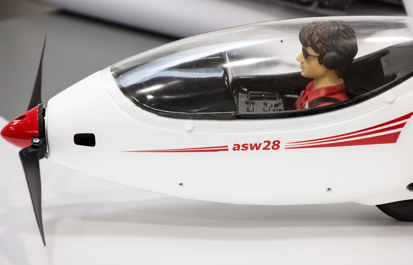 ASW28 V4S 2.6m ABS Unibody Scale Glider RFT