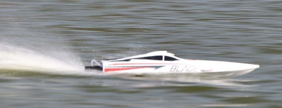 BLADE Saw-blade Hull Racing Boat Børsteløs RTR