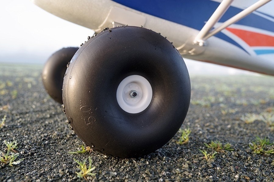 FMS Kingfisher V2 1400MM wheels floats skis Gyro RTF