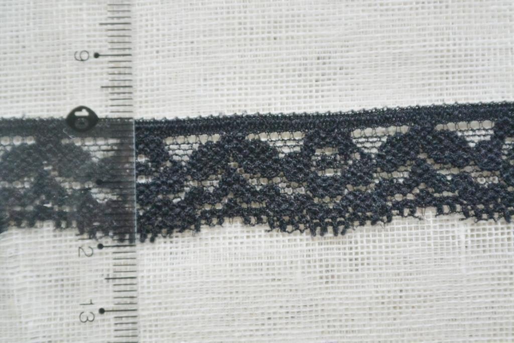 Svart elastisk spets 2cm