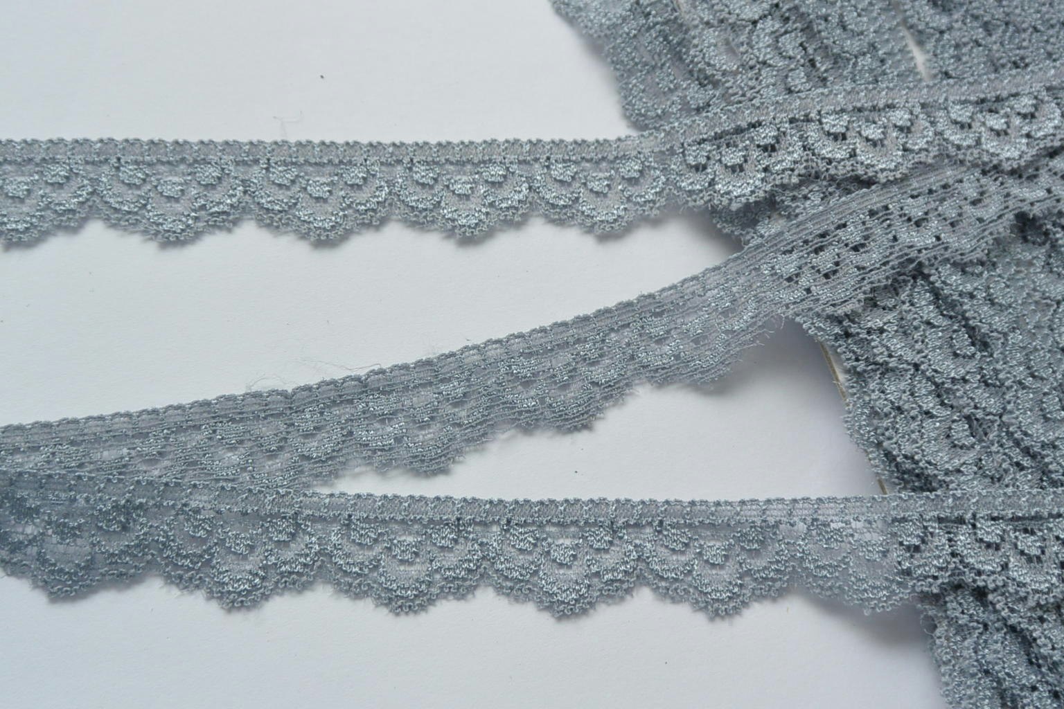 Grå elastisk spets 1,6cm
