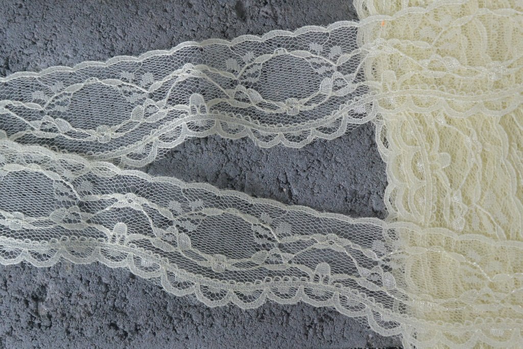 Ljusgul spets 4,2cm