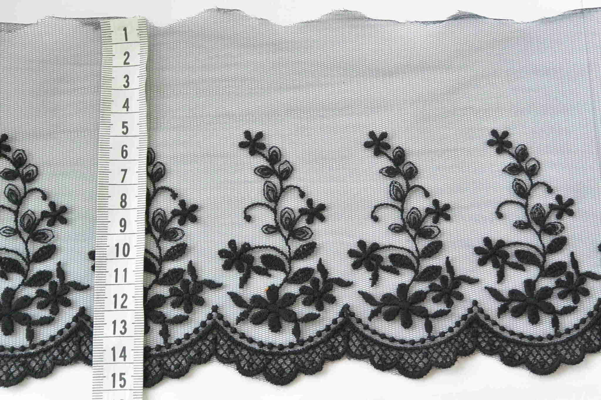 Svart tyllspets 15cm