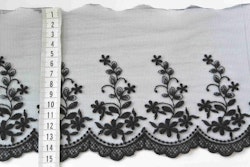 Svart tyllspets 15cm