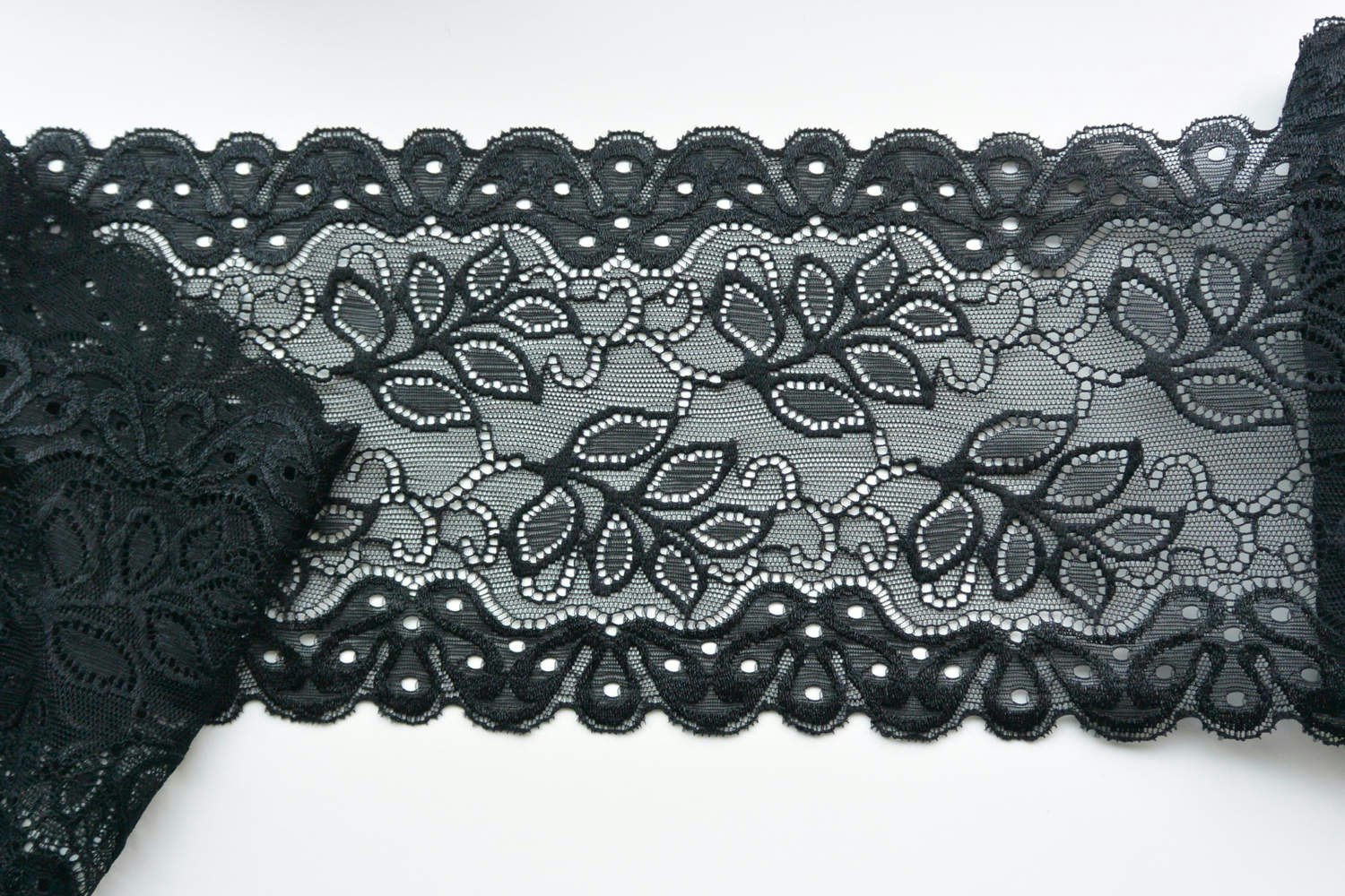 Bred elastisk spets, 16 cm