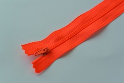 20 cm dragkedja. Neon orange.