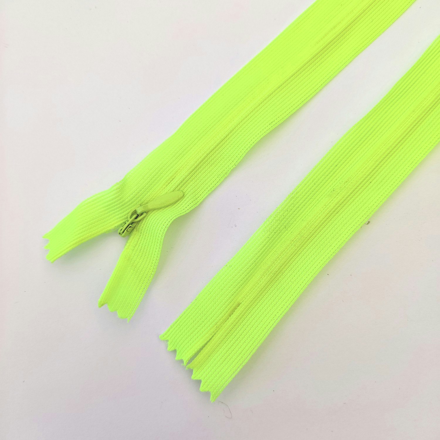 Osynligt, dolt blixtlås, 50 cm. Gul neon. (EU)
