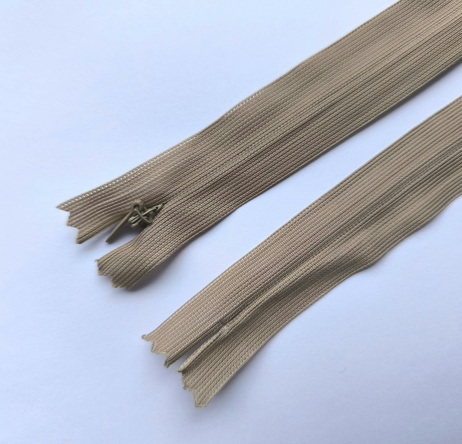 Osynligt, dolt blixtlås, 50 cm. Beige. (EU)
