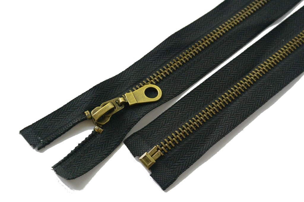 Metall dragkedja, blixtlås, 75 cm. Svart.