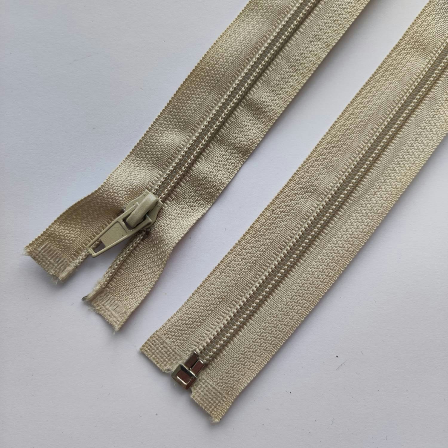 Dragkedja, blixtlås 5mm, 90 cm. Ljusbeige.