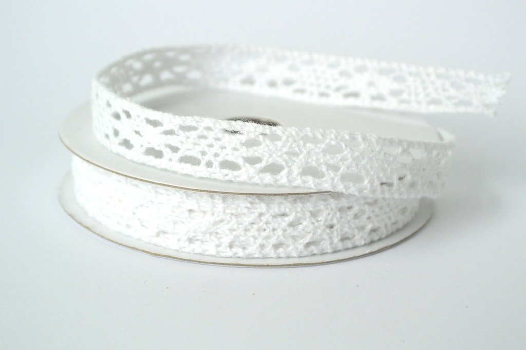 Vit spets 1,1 cm/5 meter