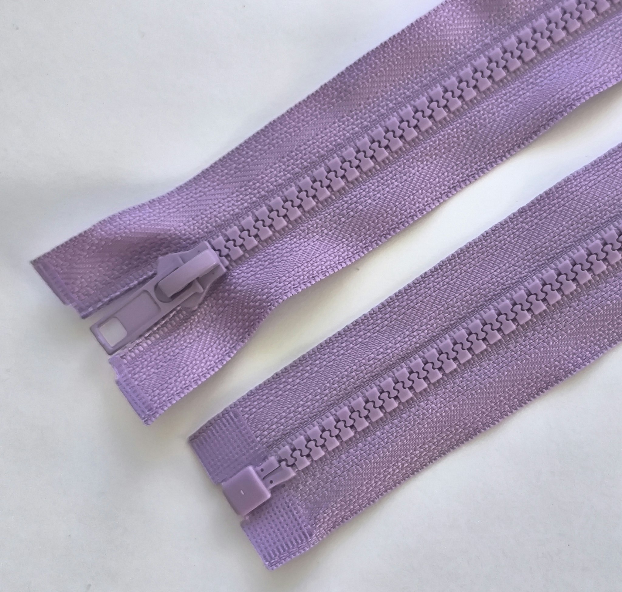 Dragkedja, blixtlås 6 mm 40-75 cm. Ljuslila.
