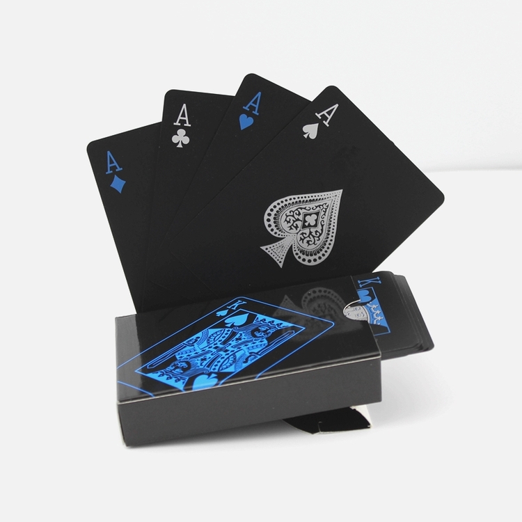 Svarta plastkort, Blå/vita och vattentäta poker