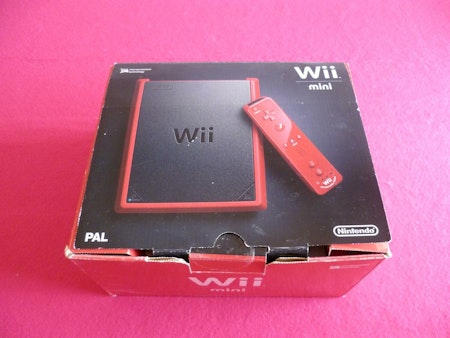 Wii Mini Konsol i box inkl Rayman Raving Rabbids