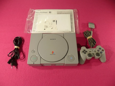 Playstation 1 / PSone konsol i box inkl. Handkontroll SCPH-9002