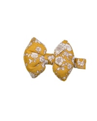 Bow on aligator mw Liberty Summer blooms
