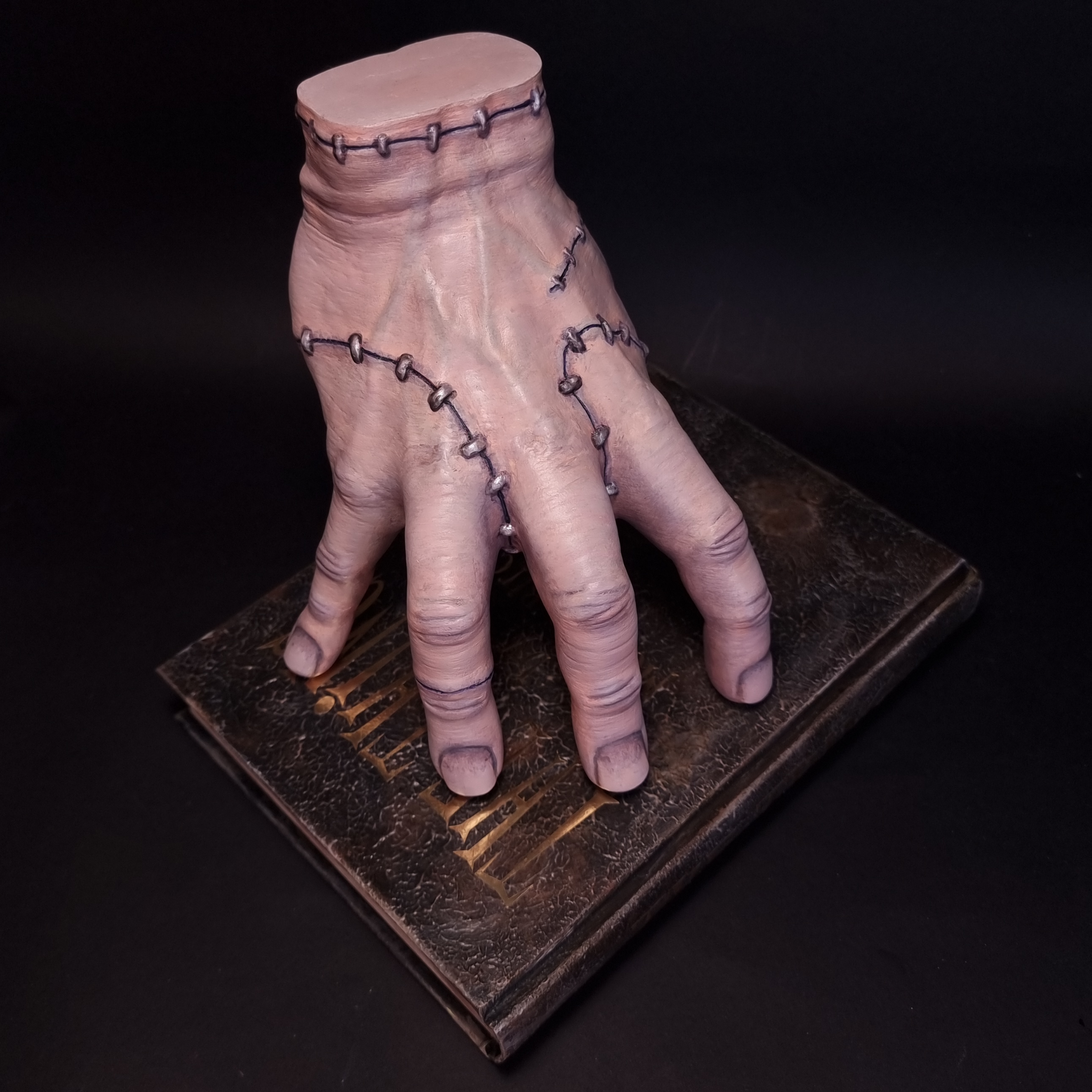 Creeping curiosities in book form – 1:1 sculpture by Mortiza Birch