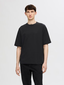 OSCAR TEE BLACK