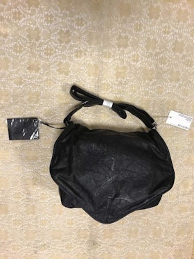 VÄSKA RELIGION SVART WIRED CROSS BODY