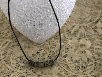 Retro Halsband med Svenska Pojkenamn