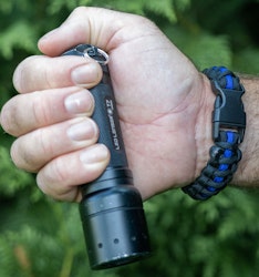 Armband paracord med plastspänne