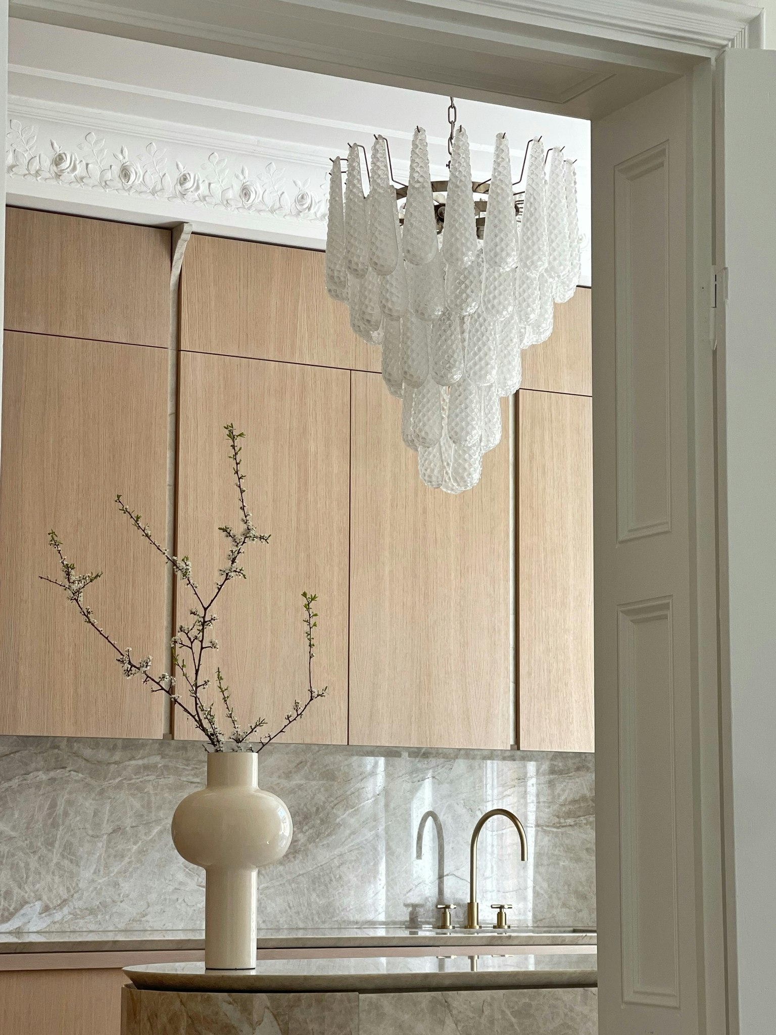 Murano Chandelier 'Drop' in medium size.