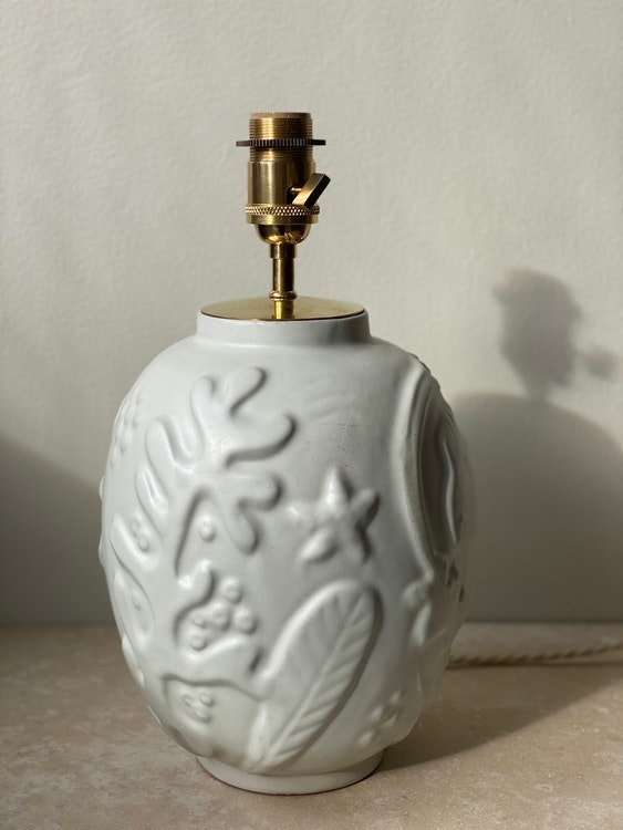 Anna-Lisa Thomson White Ceramic Table Lamp for Upsala-Ekeby. 1940s.