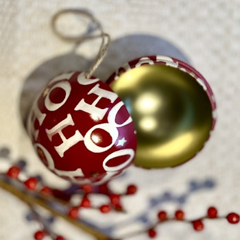 Öppningsbar julgranskula metall Emma Bridgewater HO HO HO
