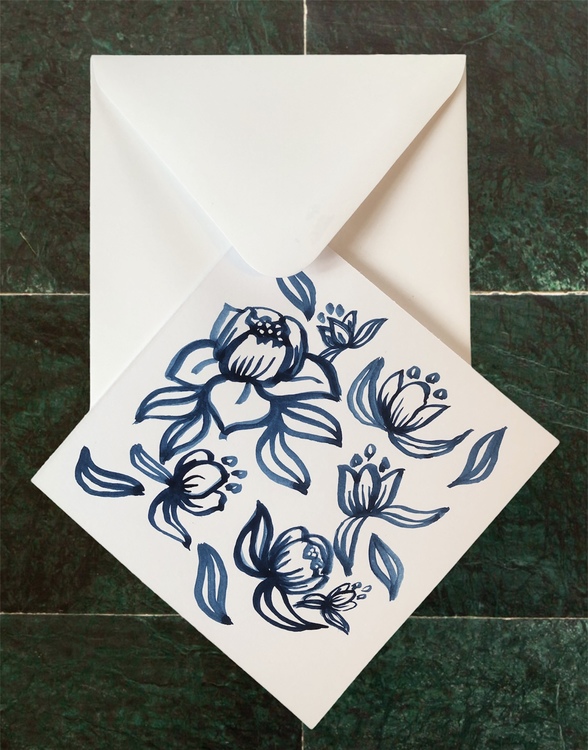 Handmålat kort blå blomma