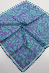 Scarfella mjuk handsydd scarf D188R05