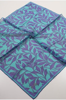 Scarfella mjuk handsydd scarf D188R1