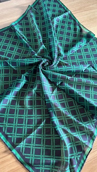 Scarfella mjuk handsydd scarf D185 R11