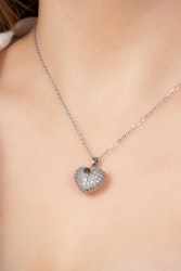 Silverfärgat hjärta halsband