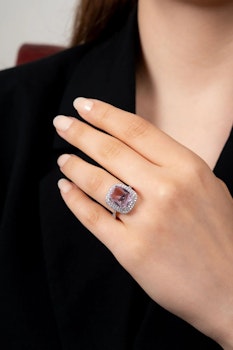Stålrosa stenring nummer 7