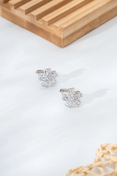 Silver färg blommotiv sten örhängen