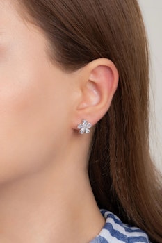 Silver färg blommotiv sten örhängen