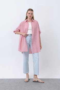 "Randig Tunik med Knappdetaljer - Rosa- Fröken Boutique"