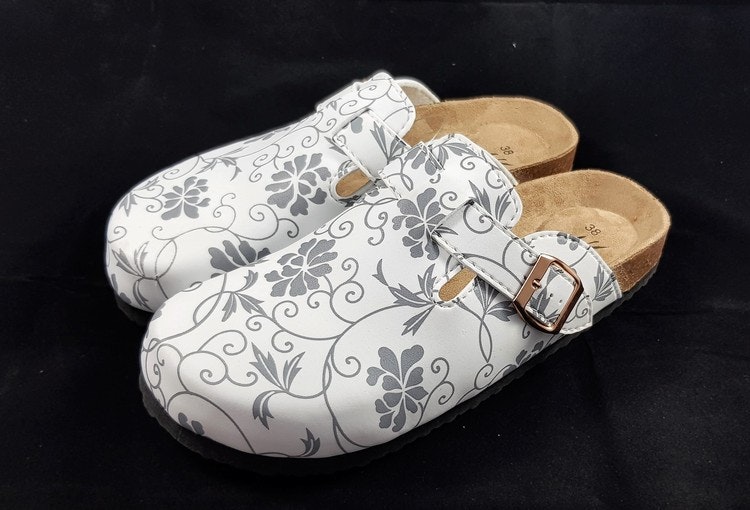 KS116S  Silver Flowers