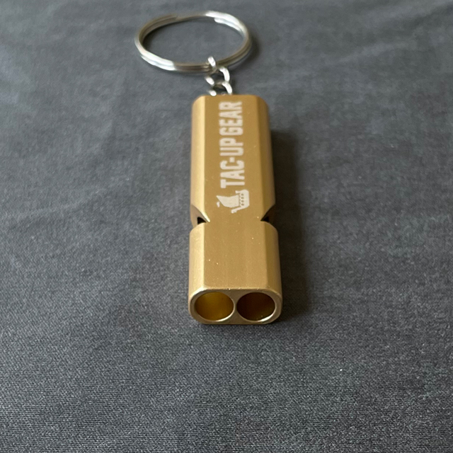 Whistle EDC Gold from TAC-UP GEAR seen from the front