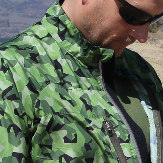 Beautiful camouflage on this windbreaker and runners jacket.