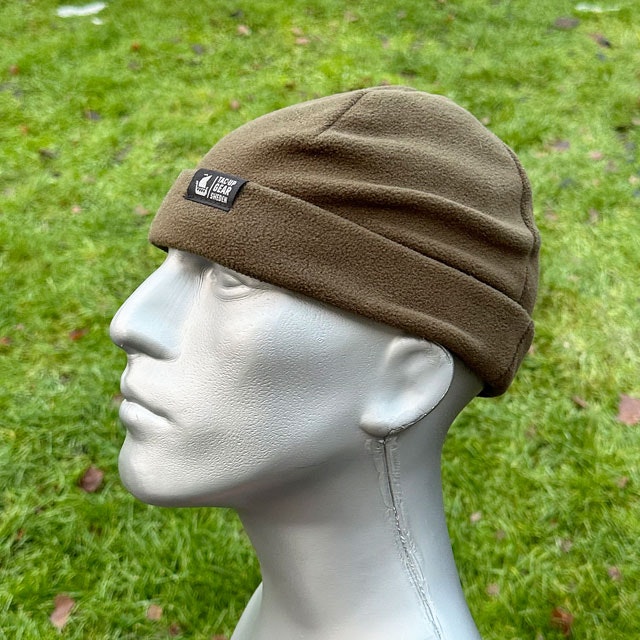 Beanie Fleece Green from TAC-UP GEAR seen at an side angle on a model