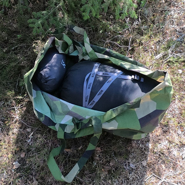 Loaded up and ready to be carried, the Biggie Bag M90