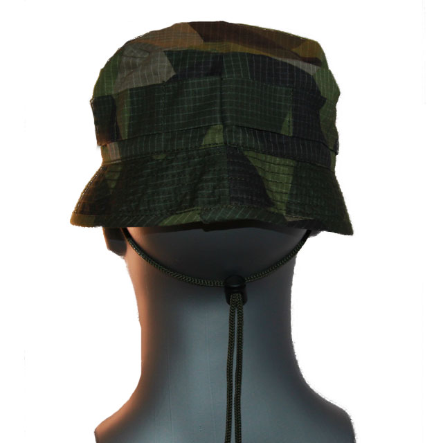 Back view of a Bush hat M90.